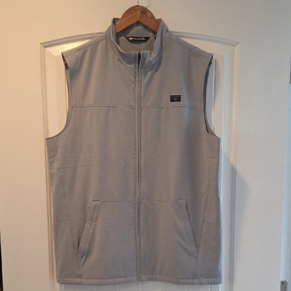 Travis Mathew zip up vest